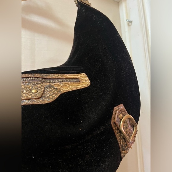 ⚫️ BOGO Oxox brown snakeskin velvet hobo bag with locket accent shoulder bag - Picture 2 of 7